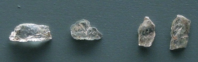 Outils en cristal de roche datant du paléolithique (-15000 ans)