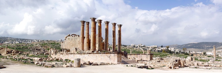 Les colonnes du temple d'artemis étaient décorées de malachite