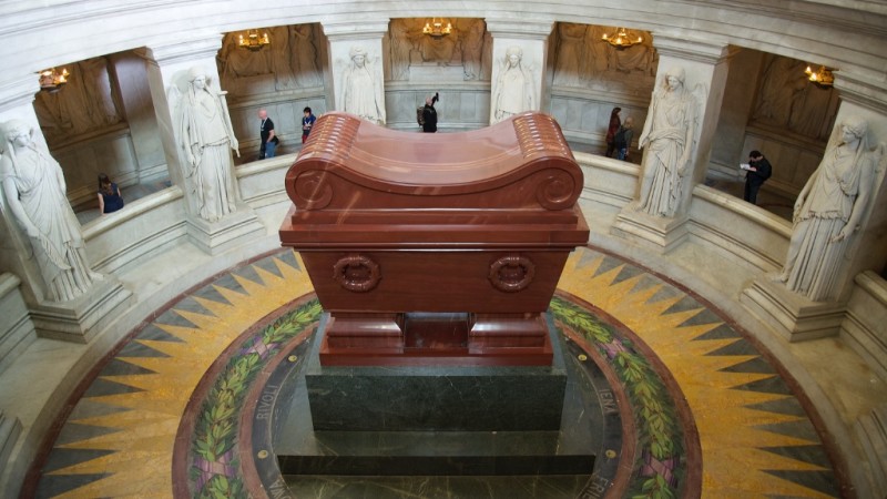 Le tombeau de Napoléon 1er en aventurine rouge