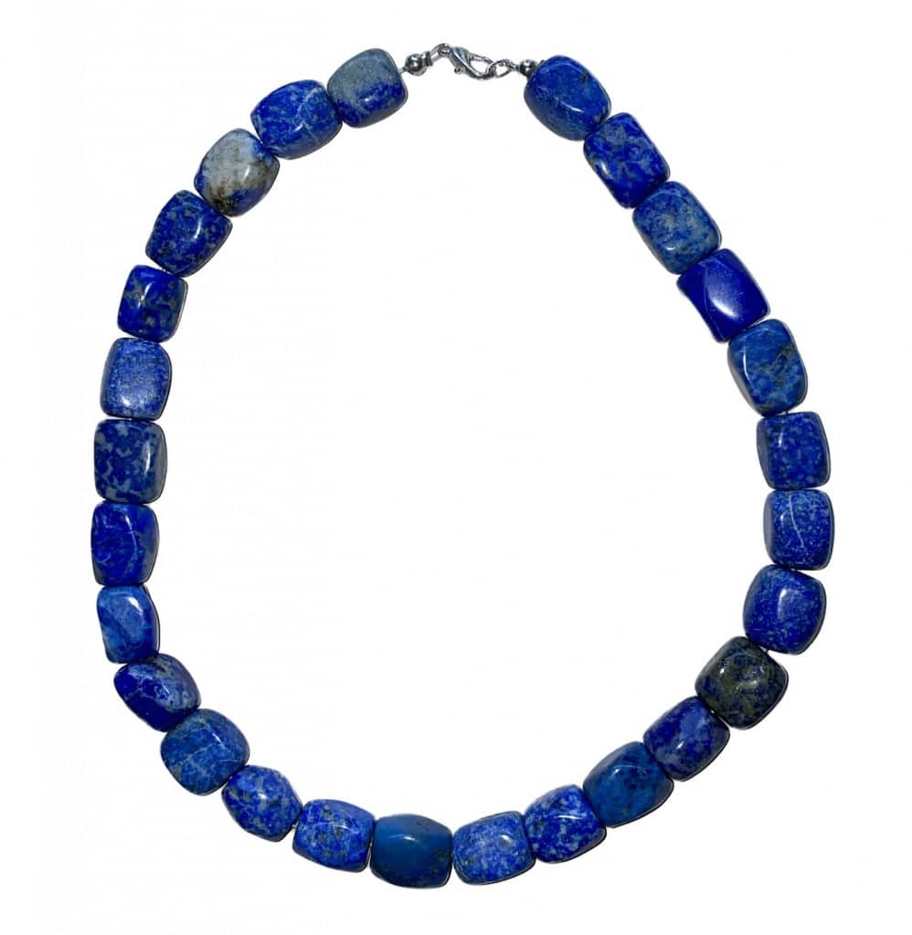 Collier de pierres polies en lapis lazuli